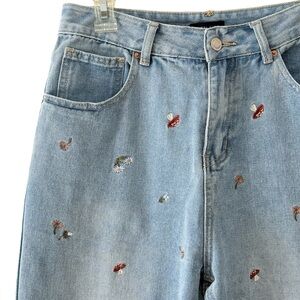 Mushroom & Daisy Embroidered Straight Leg Light Blue Jeans Size 7 Size 28